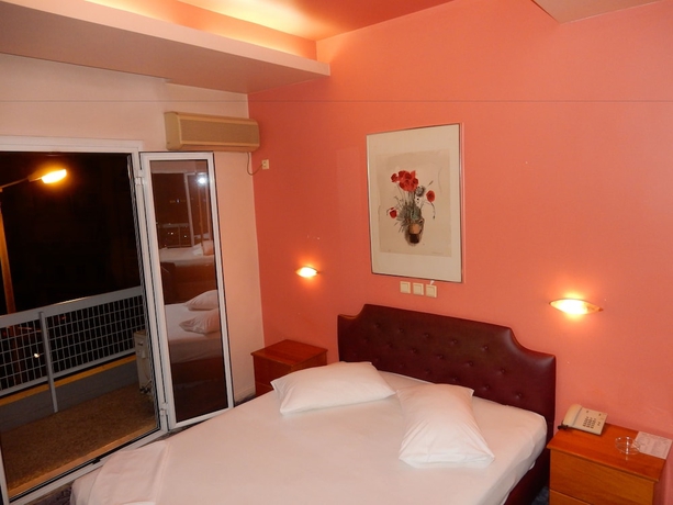 Imagen de la habitación del Hotel Athens Lydia. Foto 7