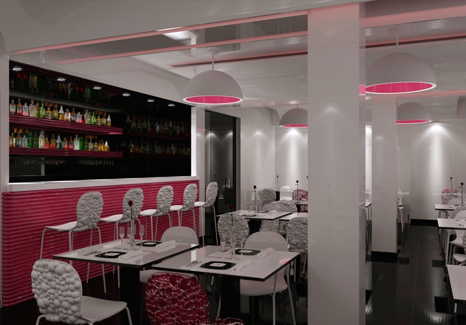 Imagen de los interiores del Hotel Athens Status Suites. Foto 15