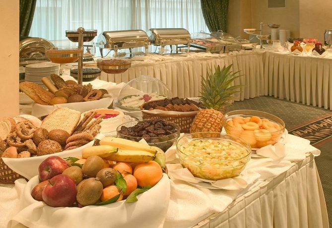 Imagen del bar/restaurante del Hotel Athens Zafolia. Foto 2