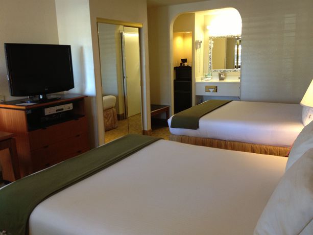 Imagen de la habitación del Hotel Atherton Park Inn and Suites. Foto 10