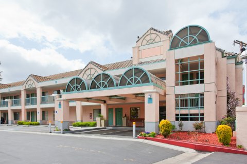 Imagen general del Hotel Atherton Park Inn and Suites. Foto 2