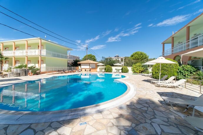 Imagen general del Hotel Athina, Agios Georgios Pagon. Foto 6