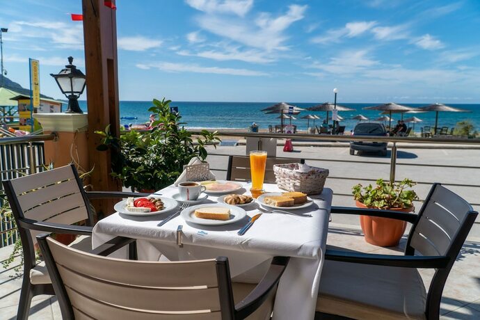 Imagen general del Hotel Athina, Agios Georgios Pagon. Foto 7