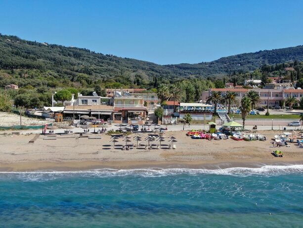 Imagen general del Hotel Athina, Agios Georgios Pagon. Foto 13