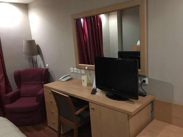Imagen de la habitación del Hotel Athina Airport. Foto 9