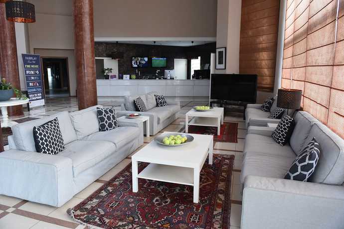 Imagen de los interiores del Hotel Athina Airport. Foto 13
