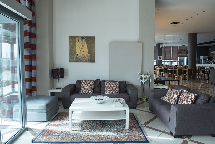 Imagen de los interiores del Hotel Athina Airport. Foto 16