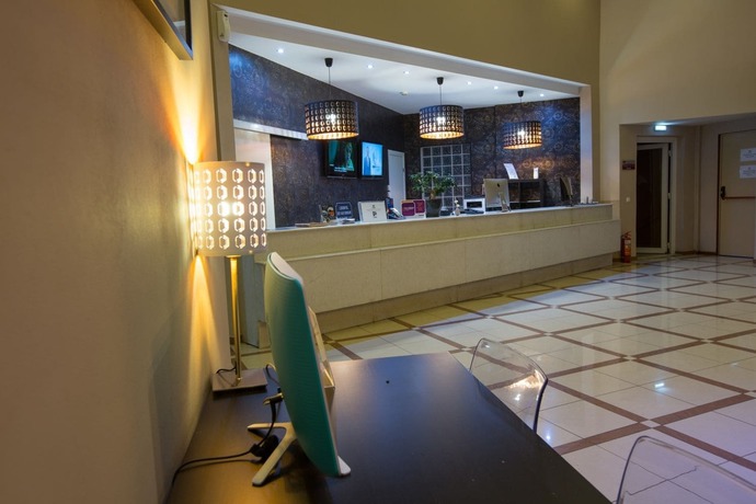 Imagen de los interiores del Hotel Athina Airport. Foto 17