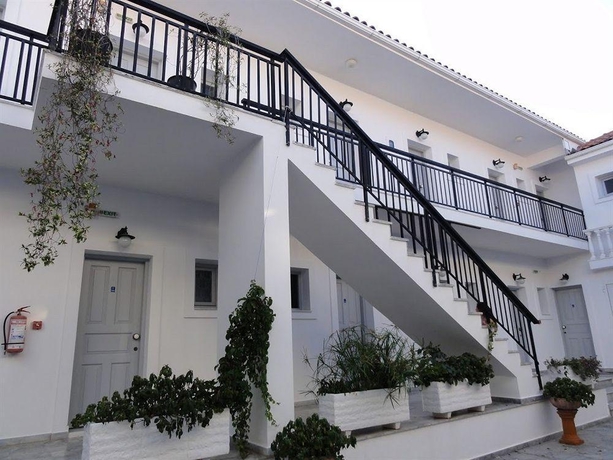 Imagen general del Hotel Athina Beach, Karavomylos. Foto 2