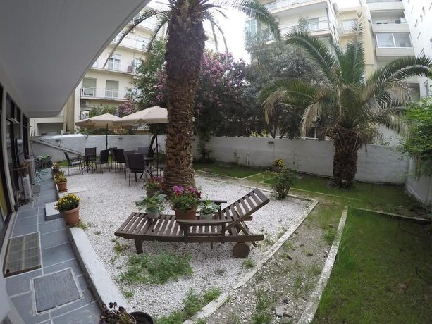 Imagen de los exteriores del Hotel Athina City. Foto 15