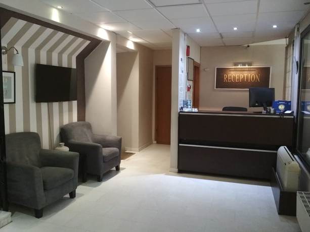 Imagen de los interiores del Hotel Athina City. Foto 19