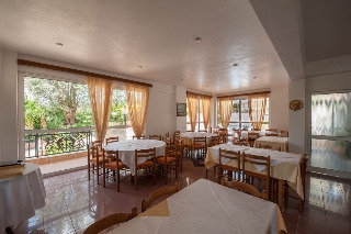 Imagen del bar/restaurante del Hotel Athina, Krestena. Foto 9