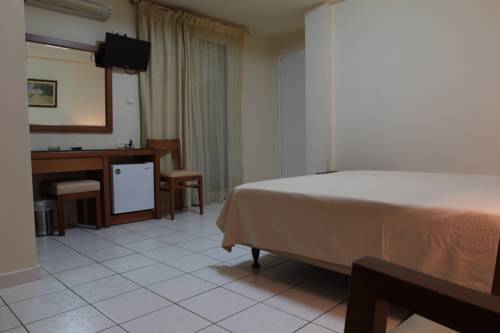 Imagen de la habitación del Hotel Athina, Lamía. Foto 2