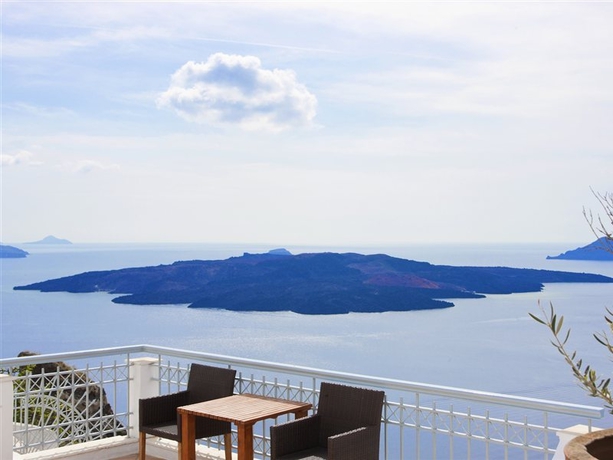 Imagen de los exteriores del Hotel Athina Luxury Suites. Foto 24