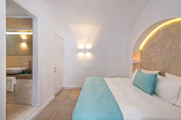 Imagen de la habitación del Hotel Athina Luxury Suites. Foto 6