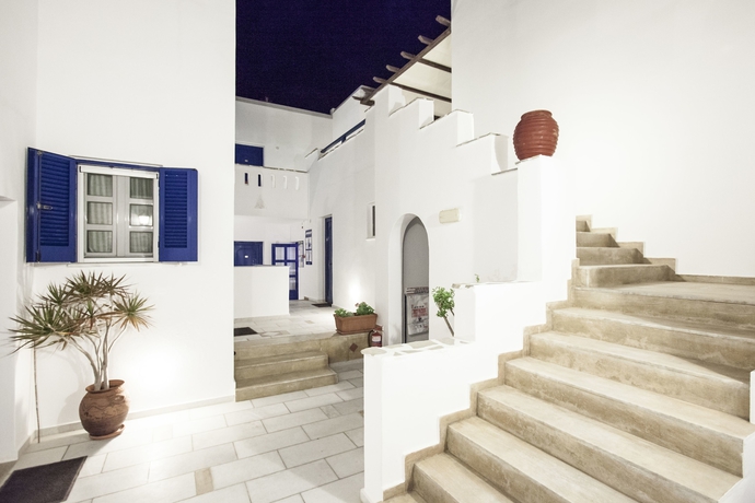 Imagen de los exteriores del Hotel Athina Studios and Suites. Foto 13