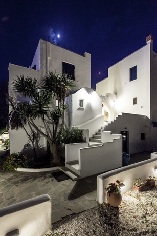 Imagen de los exteriores del Hotel Athina Studios and Suites. Foto 14