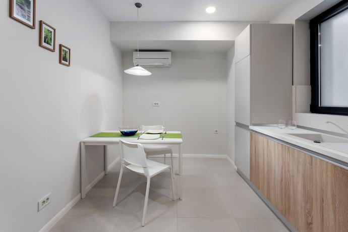 Imagen de la habitación del Hotel Athina Suites. Foto 13