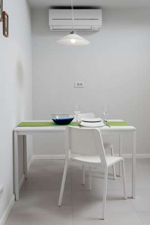 Imagen de la habitación del Hotel Athina Suites. Foto 16