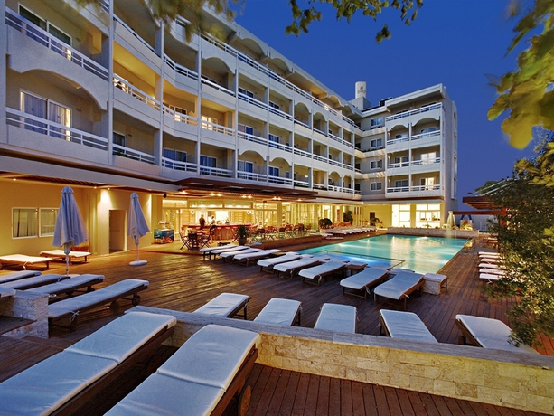 Imagen de la piscina del Hotel Athineon, Rodas. Foto 12