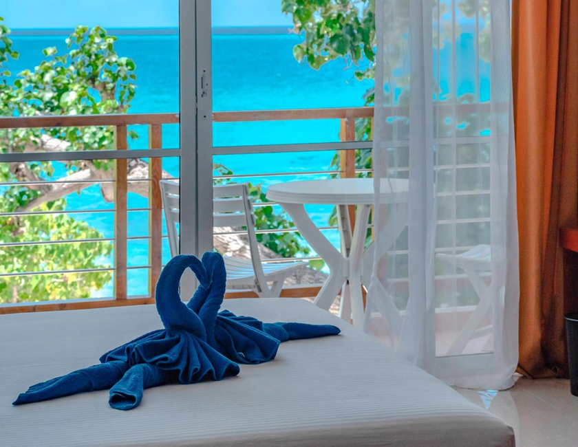 Imagen general del Hotel Athiri Beach Maldives. Foto 1