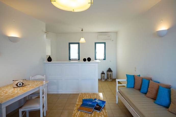 Imagen de la habitación del Hotel Athiri Santorini. Foto 8