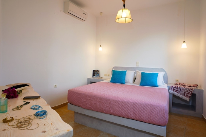 Imagen de la habitación del Hotel Athiri Santorini. Foto 9