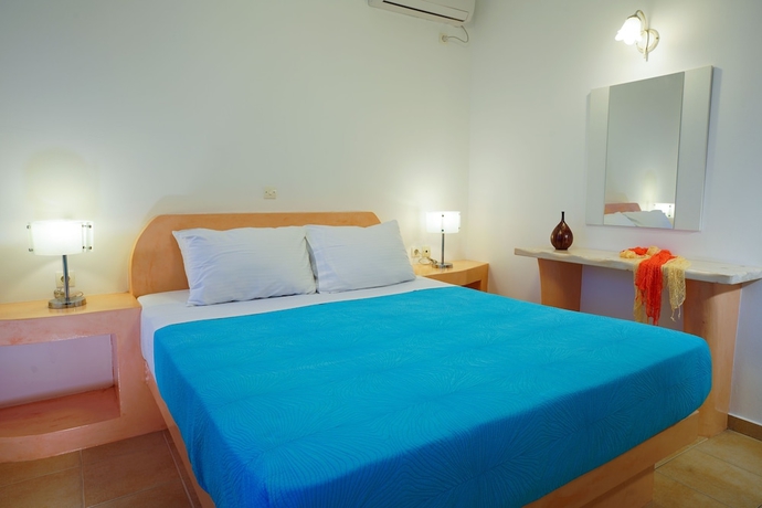 Imagen de la habitación del Hotel Athiri Santorini. Foto 11