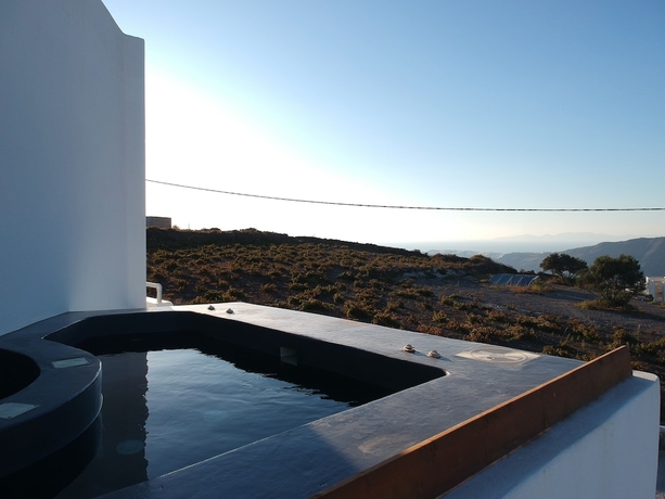 Imagen de la habitación del Hotel Athiri Santorini. Foto 15