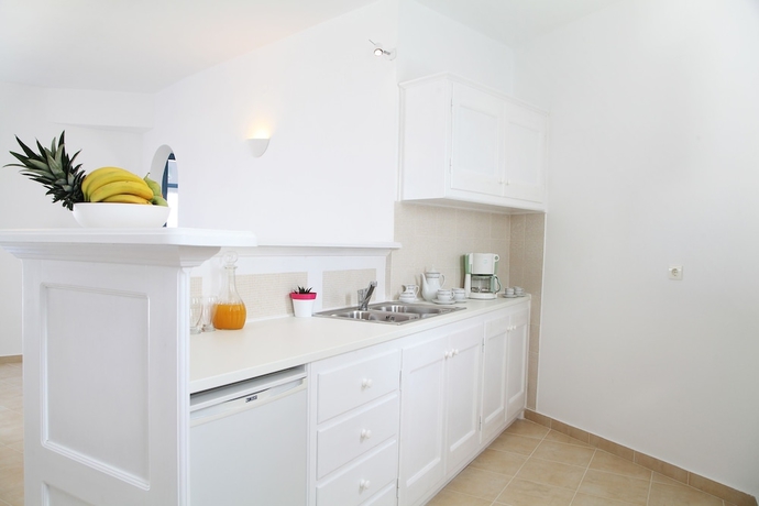 Imagen de la habitación del Hotel Athiri Santorini. Foto 17