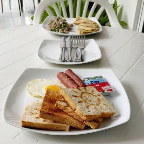 Imagen del bar/restaurante del Hotel Athiriveli. Foto 5