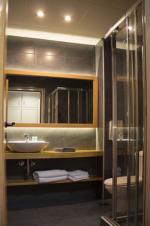 Imagen de la habitación del Hotel Athlos. Foto 14