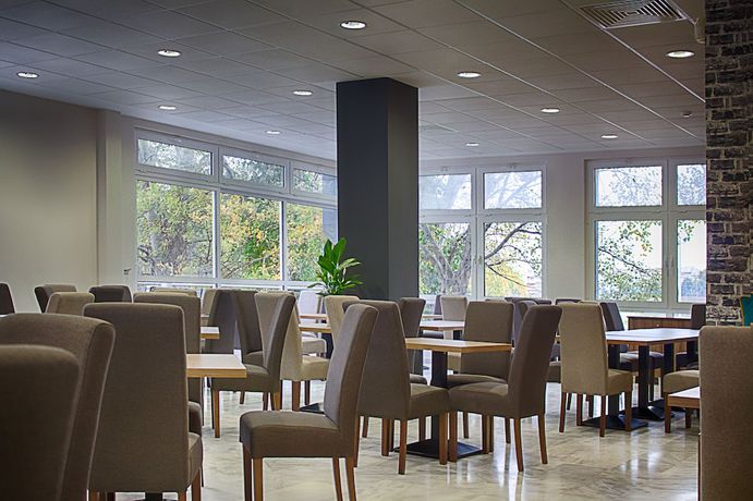 Imagen del bar/restaurante del Hotel Athlos. Foto 3