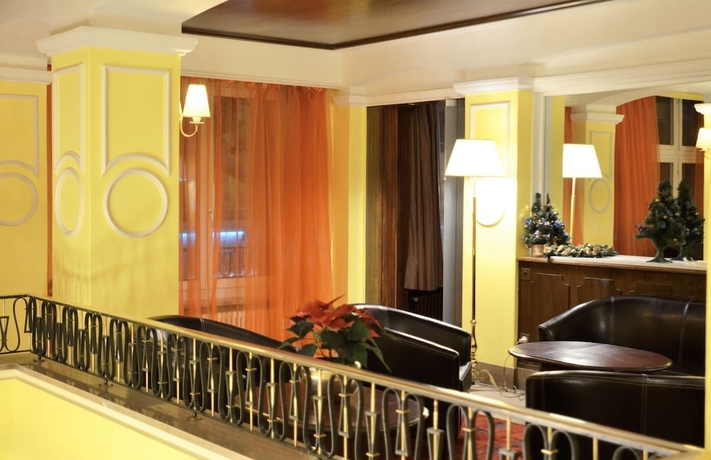 Imagen del bar/restaurante del Hotel Athmos. Foto 2