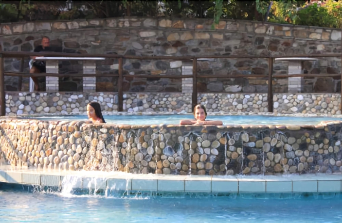 Imagen de la piscina del Hotel Athorama. Foto 11