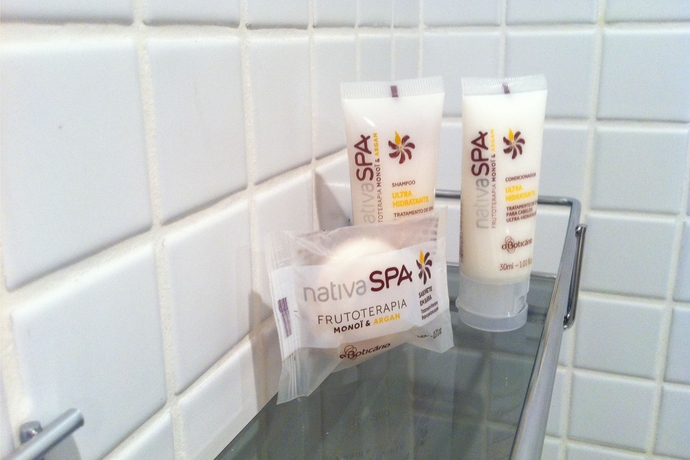 Imagen de la habitación del Hotel Athos Bulcão Hplus Executive. Foto 4