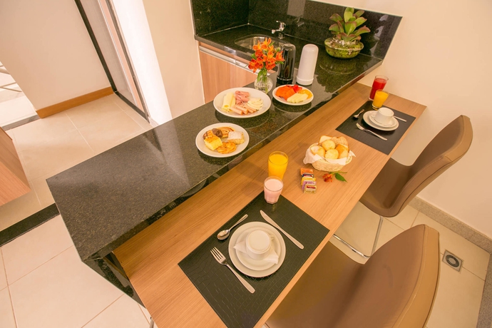 Imagen de la habitación del Hotel Athos Bulcão Hplus Executive. Foto 5