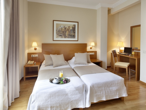 Imagen de la habitación del Hotel Athos. Foto 7