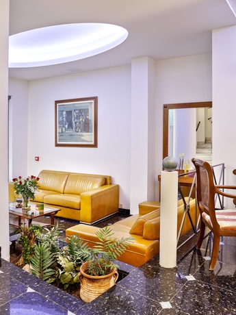 Imagen de los interiores del Hotel Athos. Foto 15