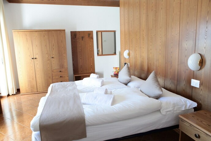 Imagen de la habitación del Hotel Athos, Riva del Garda. Foto 21