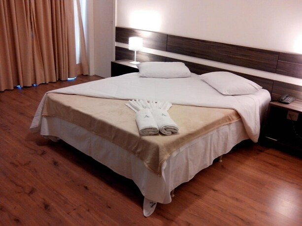Imagen de la habitación del Hotel Athos, Teres&oacute;polis. Foto 13