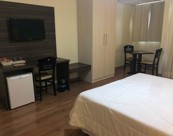 Imagen de la habitación del Hotel Athos, Teres&oacute;polis. Foto 17