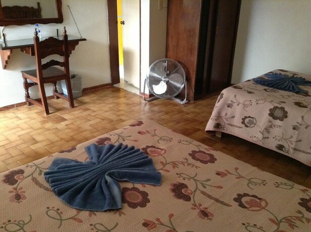 Imagen de la habitación del Hotel Atilanos. Foto 25