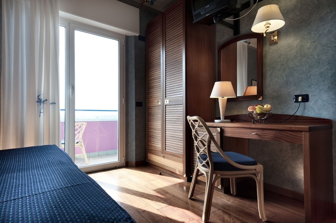 Imagen de la habitación del Hotel Atilius, Riccione. Foto 5