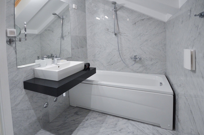 Imagen de la habitación del Hotel Atina. Foto 2