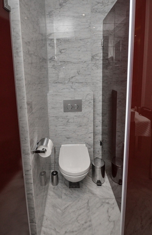Imagen de la habitación del Hotel Atina. Foto 6