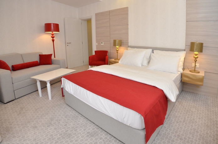 Imagen de la habitación del Hotel Atina. Foto 9