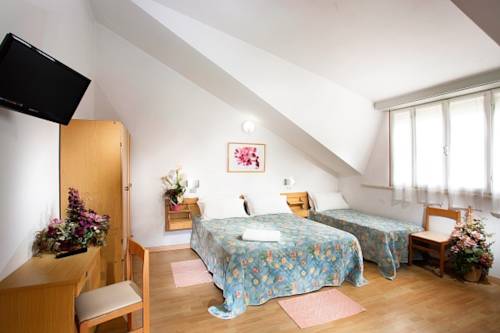 Imagen de la habitación del Hotel Atis. Foto 1