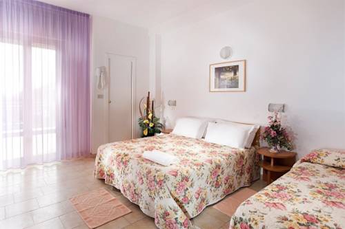 Imagen de la habitación del Hotel Atis. Foto 3