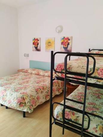 Imagen de la habitación del Hotel Atis. Foto 6